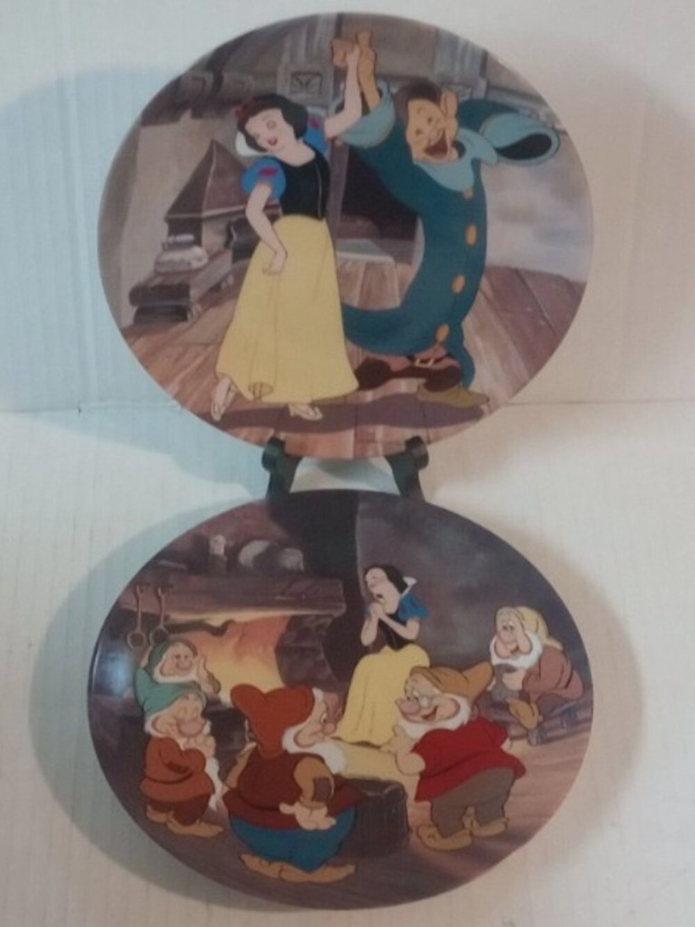 Disney Snow White & Seven Dwarfs Plates